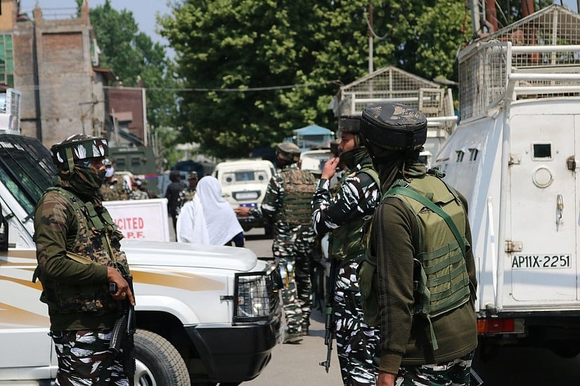 जम्मू-कश्मीरः मुठभेड़ में दो पाकिस्तानी आतंकवादी ढेर, कुछ दिन पहले जवानों पर हुए हमले में थे शामिल