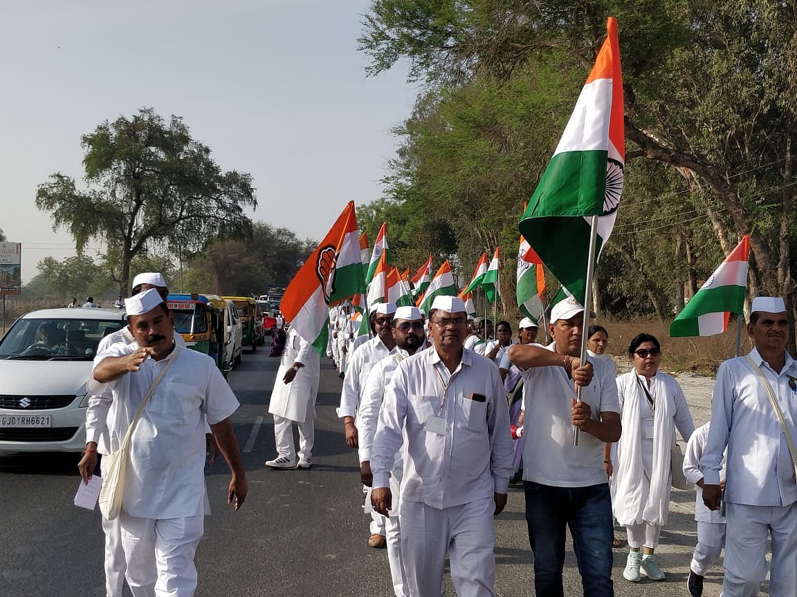 वीडियो: प्रेम, सद्भाव का संदेश देते हुए आगे बढ़ रही है कांग्रेस की आज़ादी गौरव यात्रा, मिल रहा जनसमर्थन      
