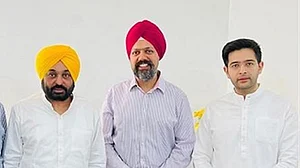 कश्मीर पर भारत विरोधी रुख रखने वाले ब्रिटिश सांसद से मिले भगवंत मान, पूर्व सेना प्रमुख ने उठाए सवाल, मांगा जवाब