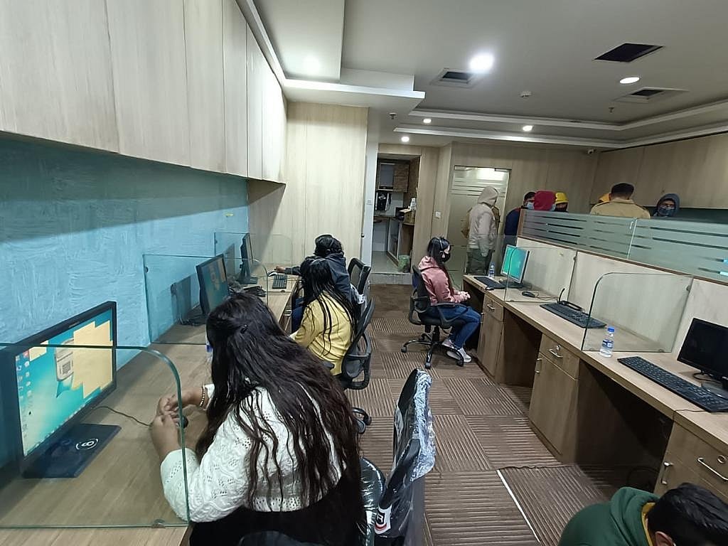 दिल्ली: क्रेडिट कार्ड यूजर्स को ठग इस तरह लगा रहे चूना, आप भी रहें सावधान!