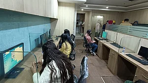 दिल्ली: क्रेडिट कार्ड यूजर्स को ठग इस तरह लगा रहे चूना, आप भी रहें सावधान!