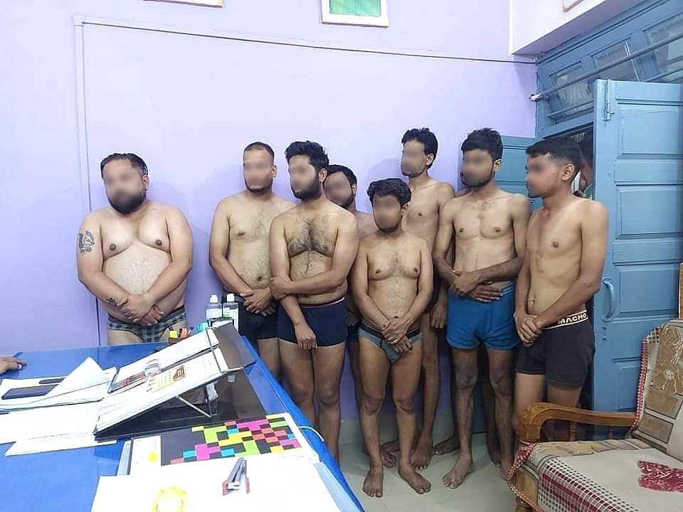 मध्य प्रदेश: सीधी पुलिस ने पत्रकारों के कपड़े उतरवाए, थाने में नंगा खड़ा किया, सुनिए क्या थी उनकी गलती