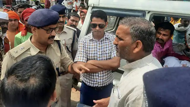 बिहार में बेखौफ बदमाशों का कहर, शिक्षक की दिनदहाड़े गोली मारकर हत्या, गांव में तनाव