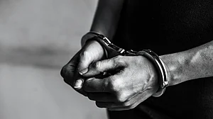 IPL में सट्टेबाजी: इस राज्य में 48 घंटे में पुलिस के हत्थे चढ़े 96 सटोरिए, जानें पुलिस के एक्शन पर CM का कनेक्शन?
