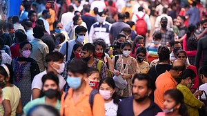 दिल्ली में तेज हुई कोरोना की रफ्तार, एक दिन में सामने आए एक हजार से ज्यादा केस, एक की मौत