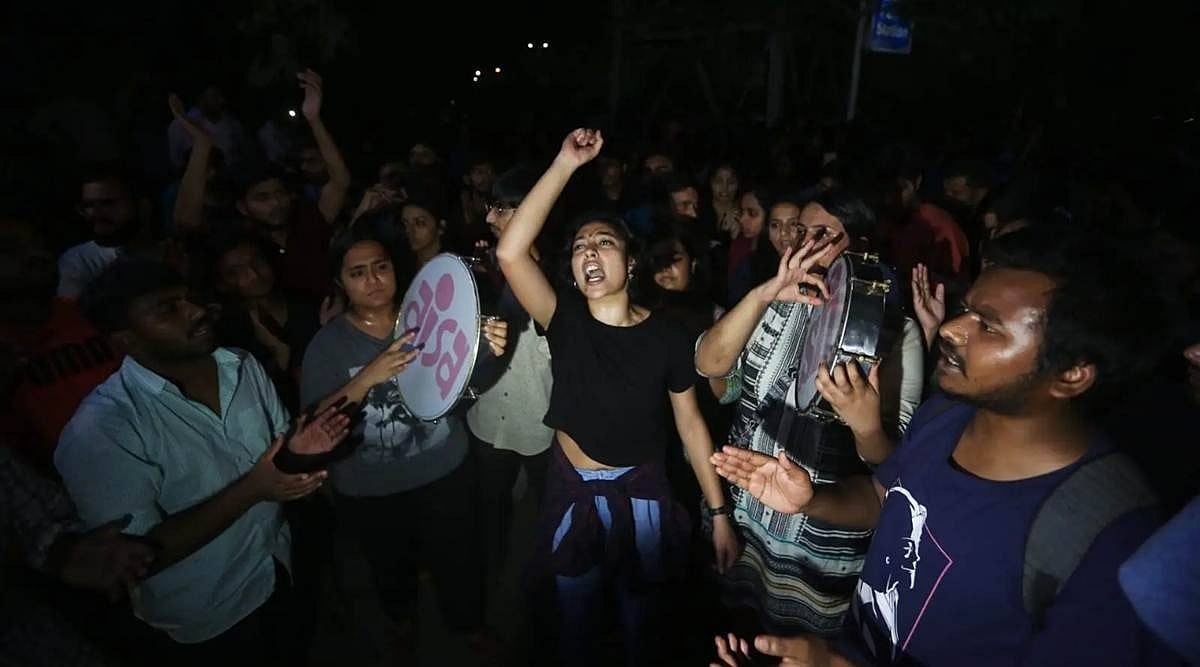 रामनवमी की रात JNU में आखिर हुआ क्या? जानें कैसे एक छोटी सी कहासुनी संघर्ष में तब्दील हो गई? 