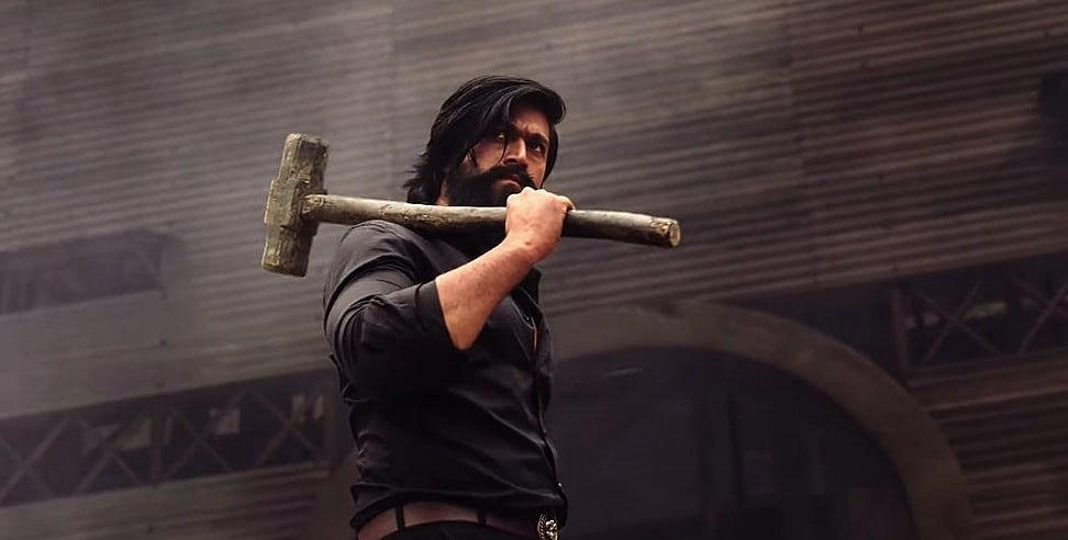 सिनेजीवन: KGF 2 का 'द मॉन्स्टर सॉन्ग' हुआ रिलीज, ब्रिटनी स्पीयर्स ने सोशल मीडिया से लिया ब्रेक
