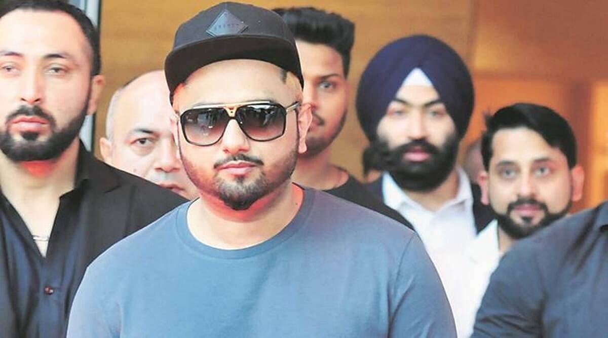 सिनेजीवन: दिल्ली के क्लब में अज्ञात लोगों ने हनी सिंह से की हाथापाई और इस दिग्गज अभिनेत्री का हुआ निधन