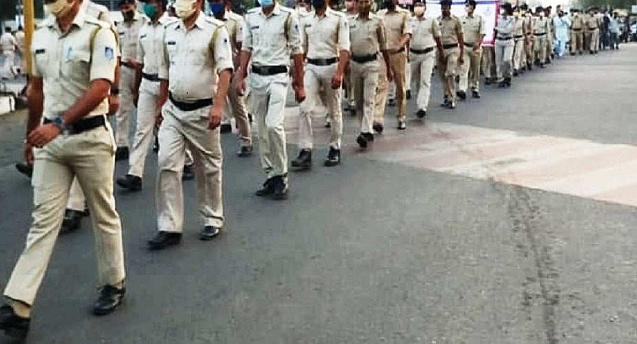 मध्य प्रदेशः खरगोन में दो पक्षों में हिंसा में एसपी को लगी गोली, कई इलाकों में कर्फ्यू, सरकार के तेवर सख्त
