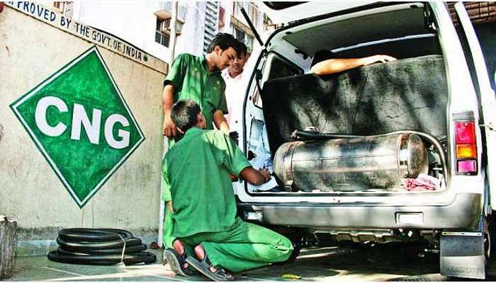 महंगाई की चौतरफा मार! CNG फिर हुई महंगी, हफ्तेभर में 9.60 रुपये की बढ़ोतरी