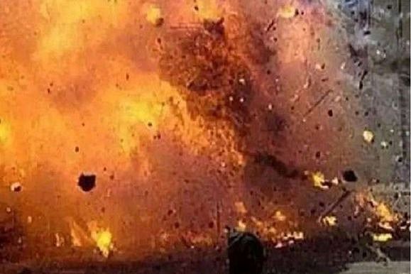 कराची में मानव बम बनकर आई मह‍िला, बस के नजदीक आते ही खुद को उड़ाया, देखें वीडियो