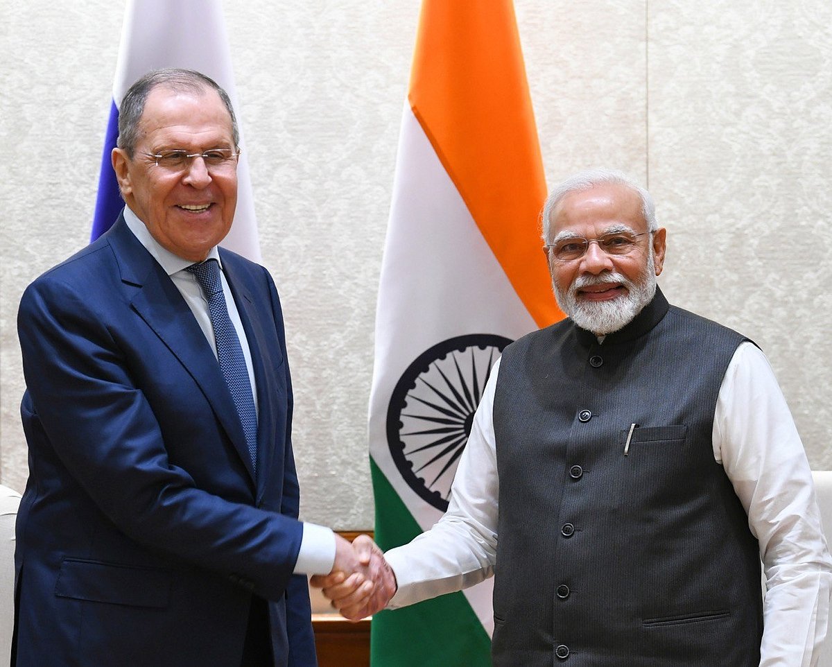 पीएम मोदी से मिले रूसी विदेश मंत्री लावरोव,  यूक्रेन को लेकर मध्यस्थता पर बोले- भारत ऐसी कवायद में मदद...