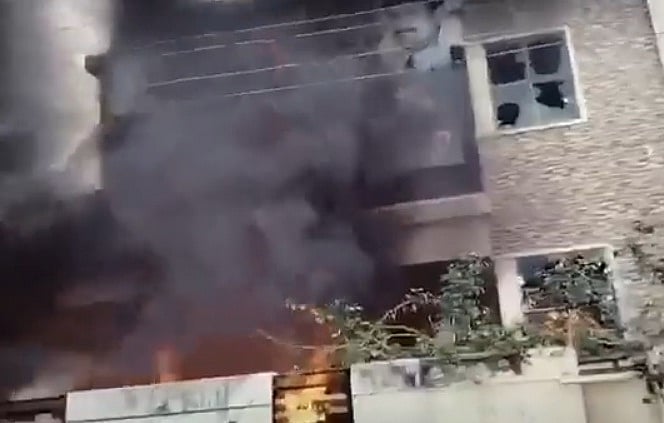 जिले का नाम बदलने पर गुस्साई भीड़ ने आंध्र प्रदेश के मंत्री का घर फूंका, इलाके में तनाव 