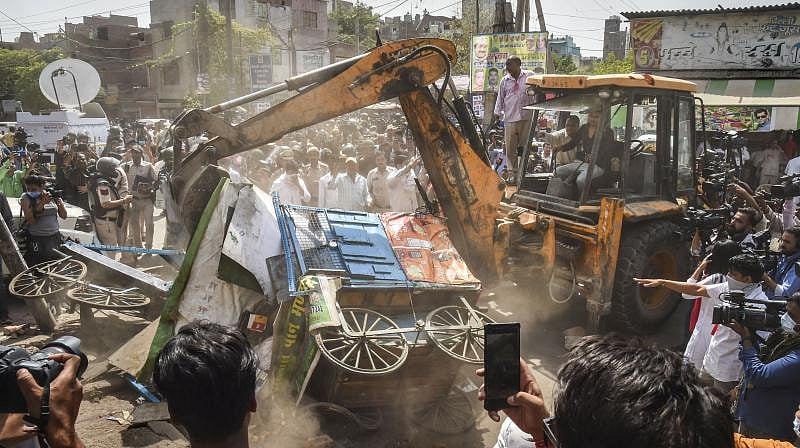 राम पुनियानी का लेख: खाड़ी के देशों से विरोध के स्वर और भारतीय अल्पसंख्यकों के हालात
