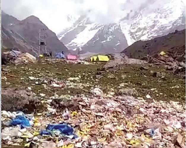 मृणाल पाण्डे का लेखः धार्मिक पर्यटन को धनार्जन की फैक्टरी बनाना खतरनाक, त्रासदियों को सीधा निमंत्रण जैसा