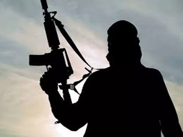 दुनिया की खबरें: इमरान के मार्च पर जंग का मैदान बना पाकिस्तान, उत्तर कोरिया के मिसाइल परीक्षण पर भड़का दक्षिण कोरिया