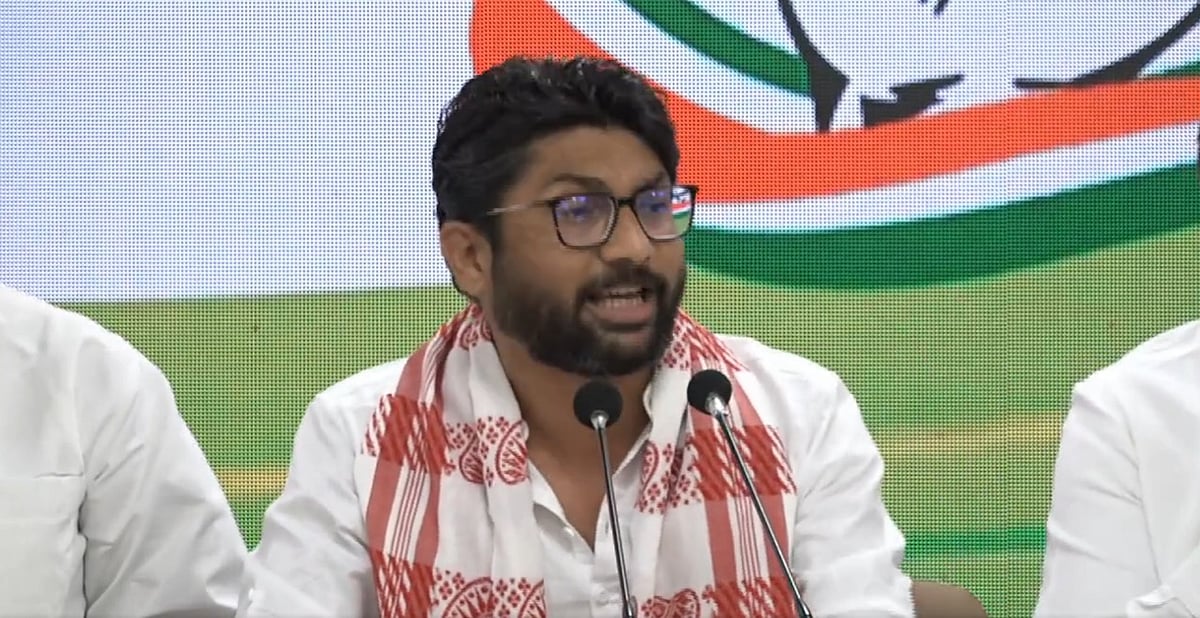 जिग्नेश मेवाणी ने खुद की गिरफ्तारी को बताया साजिश, कहा- PMO में बैठे कुछ भक्तों के द्वारा मेरे ऊपर FIR की गई