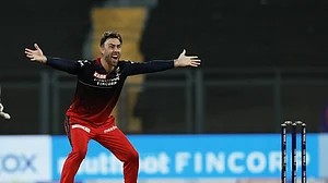 खेल की खबरें: IPL में वेड के LBW मामले पर हार्दिक ने जताई आपत्ति और एशिया कप के लिए भारतीय हॉकी टीम रवाना