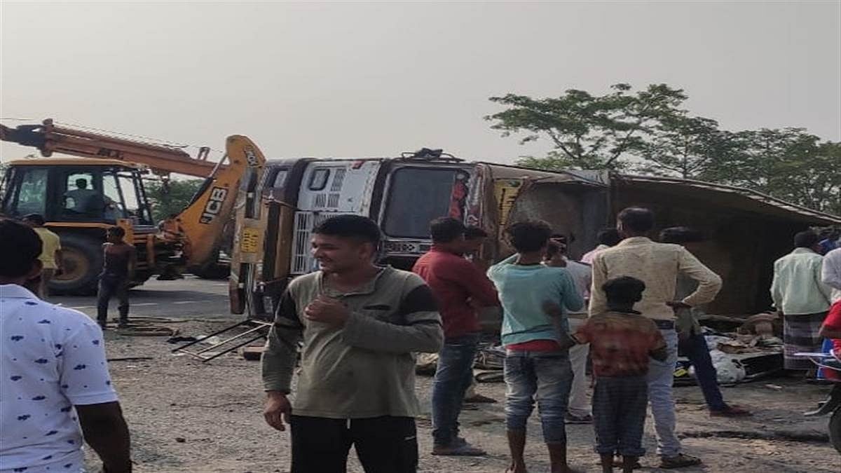 बिहार में दर्दनाक सड़क हादसा, कश्मीर जा रहे राजस्थान के 8 मजदूरों की दर्दनाक मौत, कई की हालत गंभीर