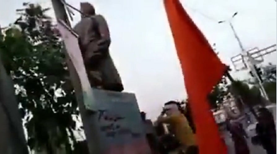 मध्य प्रदेश के सतना में भगवा ब्रिगेड ने नेहरू की प्रतिमा तोड़ी, वीडियो वायरल होने पर 6 गिरफ्तार
