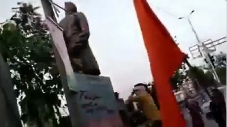 फोटोः वीडियोग्रैब