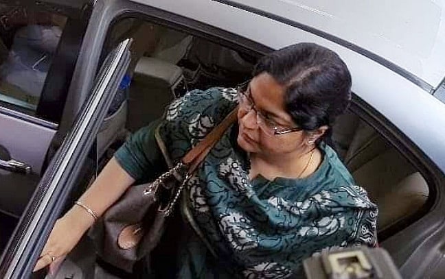 झारखंड की विवादित IAS अफसर और खनन सचिव पूजा सिंघल गिरफ्तार, ED ने की है करोड़ों की नकदी और संपत्ति बरामद