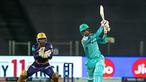 IPL 15: KKR-लखनऊ के बीच अहम मुकाबला, प्लेऑफ की उम्मीदें बनाए रखने के लिए कोलकाता को बड़ी जीत की जरूरत