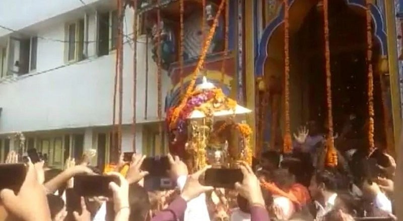 उत्तराखंड: बाबा केदार और मां गंगा की डोली ने किया अपने-अपने धामों को प्रस्थान, दर्शन के लिए उमड़े भक्‍त 