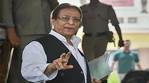 आजम खां ने यूपी सरकार से 'जेड' श्रेणी की सुरक्षा मांगी, कहा- 'मुझे और मेरे परिवार की जान को खतरा'