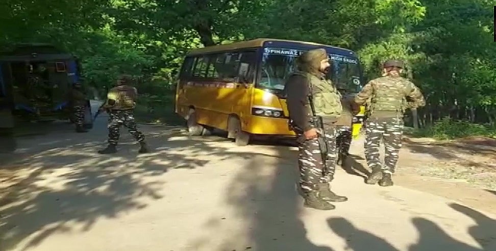 जम्मू-कश्मीर के कुलगाम में सुरक्षा बलों से मुठभेड़ में 2 आतंकी ढेर, इनमें 1 पाकिस्तान के लश्कर का आतंकी भी शामिल