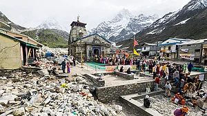 केदारनाथ यात्रा: घोड़े-खच्चरों की मौत पर मेनका गांधी ने जताई चिंता, अब नियमों की अनदेखी करने पर होगी FIR