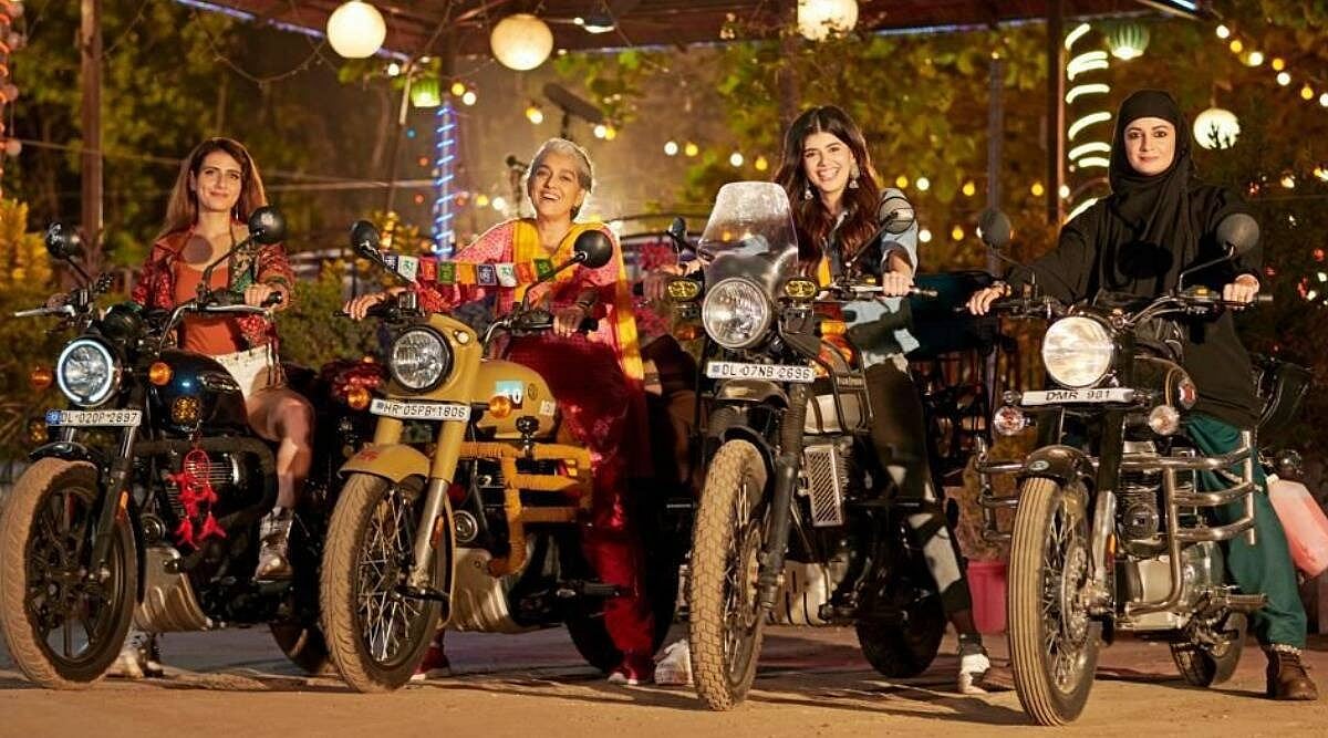 सिनेजीवन: 'धक धक' का फर्स्ट लुक आउट, बाइक राइड पर निकलेंगी एक्ट्रेसेस और फिल्म '777 चार्लि' का ट्रेलर रिलीज 