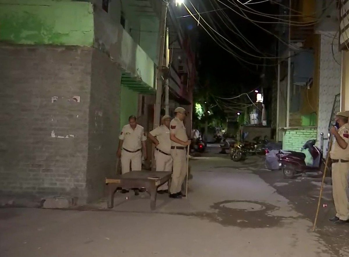 दिल्‍ली में दो समुदाय के बीच झड़प, 20 लोग हिरासत में, दंगा की धाराओं के तहत कानूनी कार्रवाई शुरू