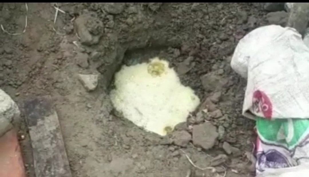 बिहार में बहू ने शराब तस्कर सास की खोली पोल, शौचालय की टंकी से निकली देसी दारू की बोतलें, पुलिस हैरान