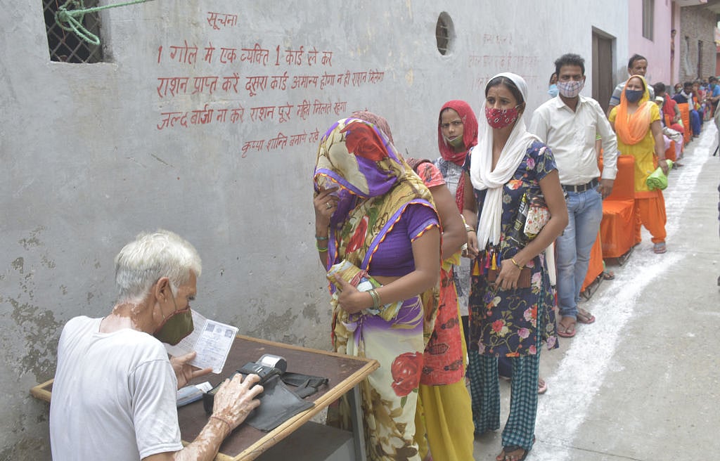 उत्तर प्रदेश: मुफ्त राशन देकर की वोटों की कटाई, अब आर्थिक संकट के बहाने की जा रही राशन कार्ड की छंटाई