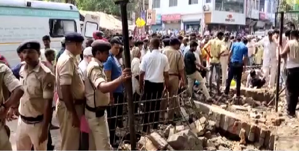 बिहार के नालंदा में कोर्ट की पुरानी दीवार ढही, हादसे में एक महिला की मौत, कई घायल