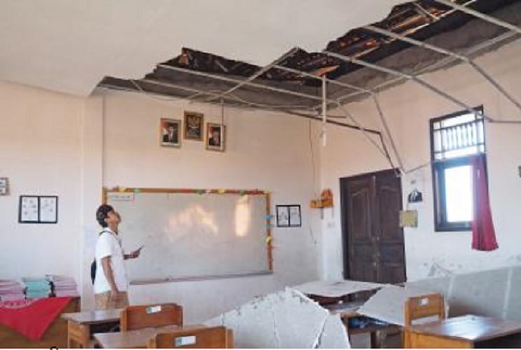 दुनिया की खबरें: इंडोनेशिया में 6.0 तीव्रता का भूकंप, यूक्रेन ने 260 से अधिक सैनिकों को मारियुपोल के प्लांट से निकाला
