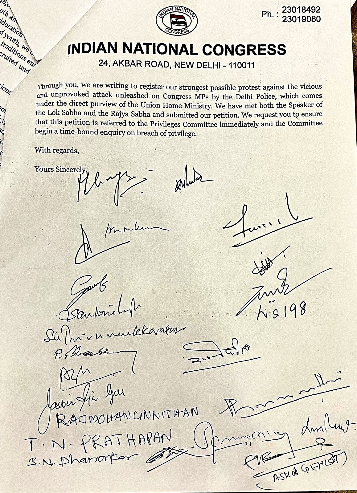 अग्निपथ योजना और ईडी के मुद्दे पर राष्ट्रपति से मिला कांग्रेस का प्रतिनिधिमंडल, सौंपे दो ज्ञापन