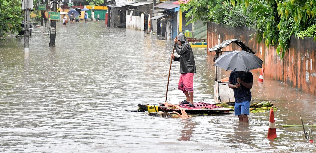 असम में बाढ़ का कहर, सिलचर में सभी श्मशान और कब्रिस्तान पानी में डूबे, दाह संस्कार, दफनाने की जगह नहीं