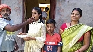 मेहनत को सलाम: अखबार हॉकर, चायवाले, दूध विक्रेता, ठेलावाले के बच्चे बने झारखंड में मैट्रिक बोर्ड के स्टेट टॉपर