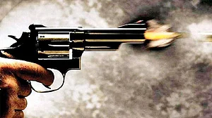 जम्मू-कश्मीर: पुलिसकर्मी की राइफल छीन पाकिस्तानी आतंकी ने चलाई गोलियां, फिर जवाबी कार्रवाई के दौरान...