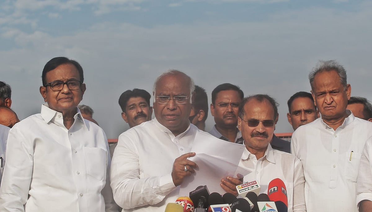 अग्निपथ योजना और ईडी के मुद्दे पर राष्ट्रपति से मिला कांग्रेस का प्रतिनिधिमंडल, सौंपे दो ज्ञापन