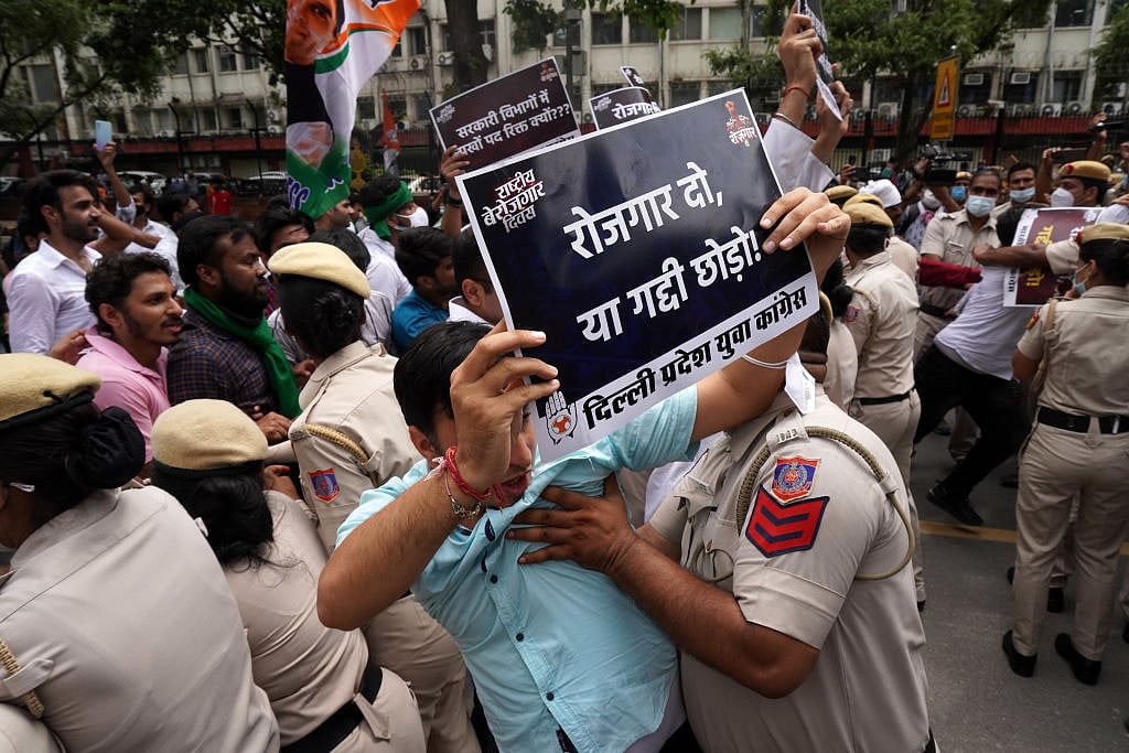 2024 के लोकसभा चुनाव तक पीएम चाहते हैं 10.5 लाख लोगों को नौकरियां देना, लेकिन जरूरत तो आज 9.5 करोड़ नौकरियों की है