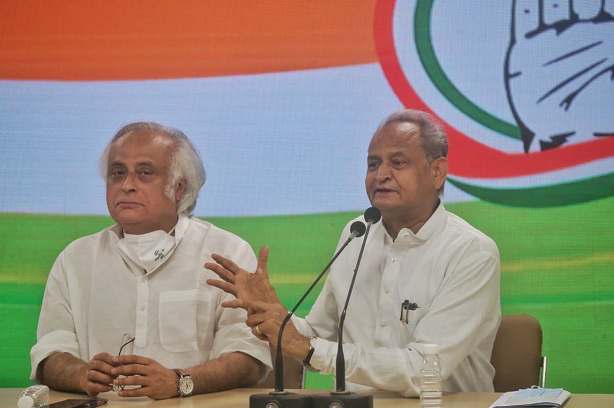 राहुल से दुश्मन जैसा बर्ताव कर रही मोदी सरकार, हमारे नेताओं को चुनचुनकर निशाना बना रही पुलिस: अशोक गहलोत
