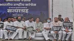 ‘अग्निपथ’ के खिलाफ दिल्ली के जंतर-मंतर पर कांग्रेस का सत्याग्रह, पार्टी के बड़े नेता हुए शामिल