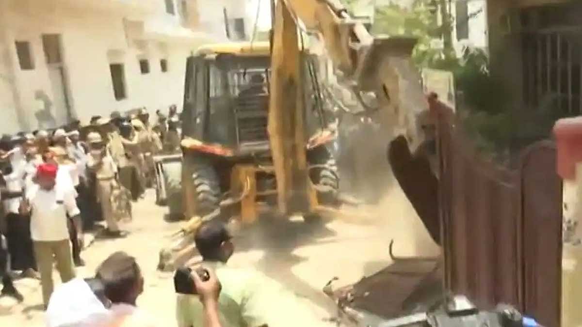 'प्रयागराज में जावेद मोहम्मद के जिस मकान पर सरकार ने चलाया बुलडोजर, वह तो उनके नाम पर है ही नहीं!'
