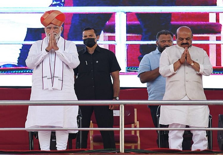 कर्नाटक में पीएम मोदी के समर्थन से बोम्मई को मिली राहत, नेतृत्व परिवर्तन की चर्चा पर लगा विराम
