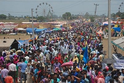 जम्मू-कश्मीर: सांबा में ऐतिहासिक बाबा चमलियाल मेला शुरू, कोरोना के कारण पिछले 2 सालों से नहीं हो रहा था आयोजन