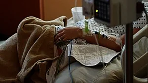 ECG परीक्षण को लेकर दिल्ली के एक अस्पताल में बवाल! बुलानी पड़ी पुलिस, आपातकालीन सेवाएं कुछ देर के लिए बाधित