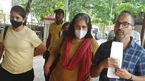 गुजरात दंगाः सामाजिक कार्यकर्ता तीस्ता सीतलवाड़ के मुंबई स्थित घर पहुंची गुजरात ATS, हिरासत में लिया